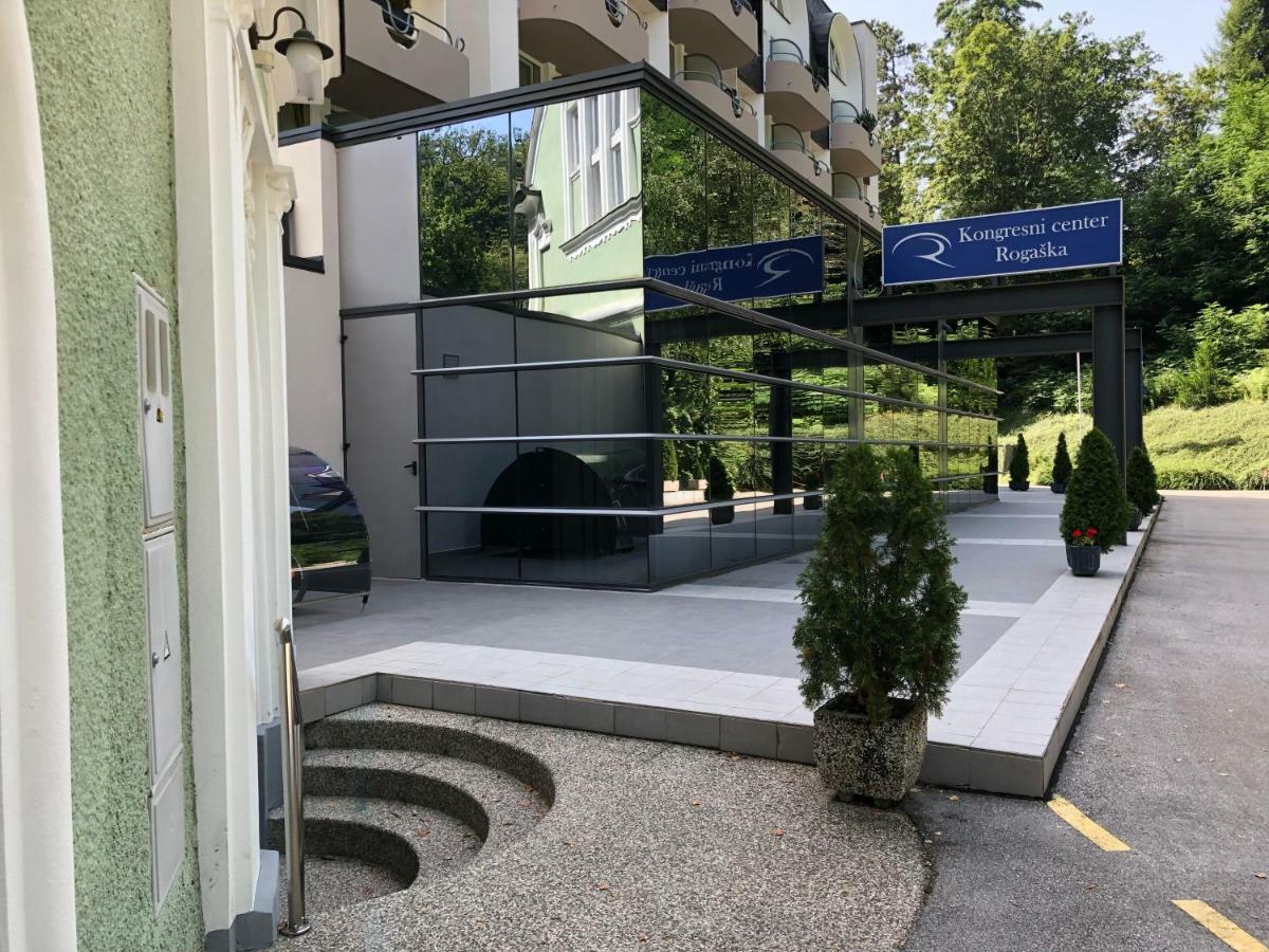 Apartment Vilapark 14 Рогашка Слатина Экстерьер фото
